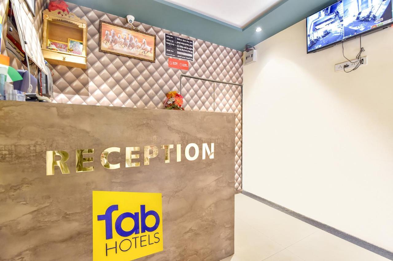 Fabhotel Nidhivan, Udhna Junction Surat Dış mekan fotoğraf